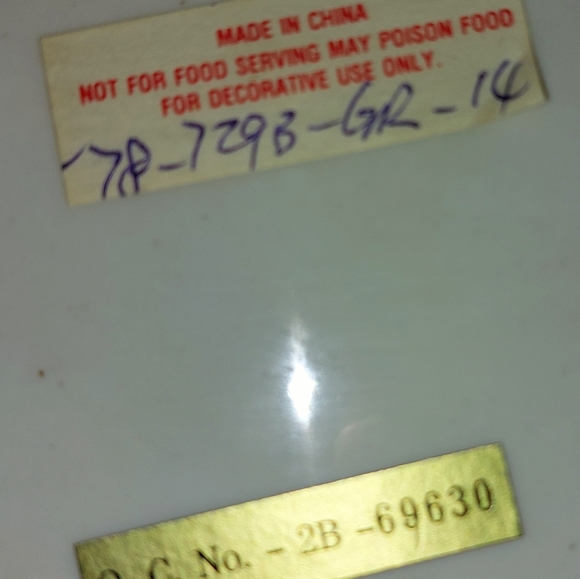 GREEN & GOLD PORCELAIN TAPESTRY PATTERN HEXAGONAL TRAY - Picture 4 of 6